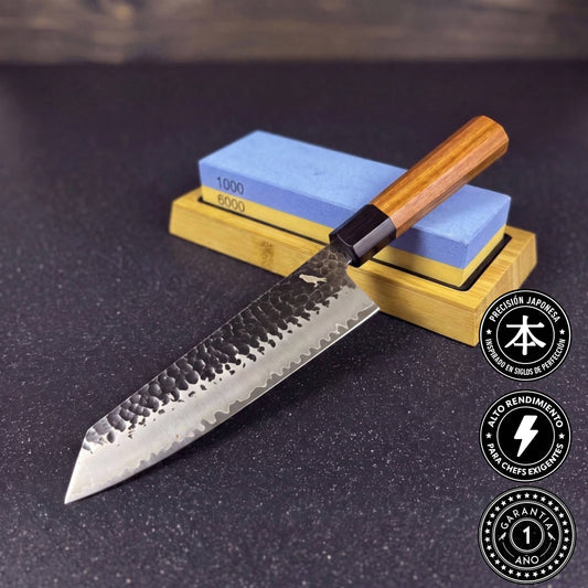 Cuchillo de Cocina Kiritsuke Acero Damasco 3 capas 38cm "Naoki" y Piedra para Afilar Cuchillos 1000/6000 (Suave)
