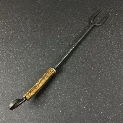Componentes de pincho parrillero forjado con destapador 44 cm Pehuenche Rauka, segunda foto
