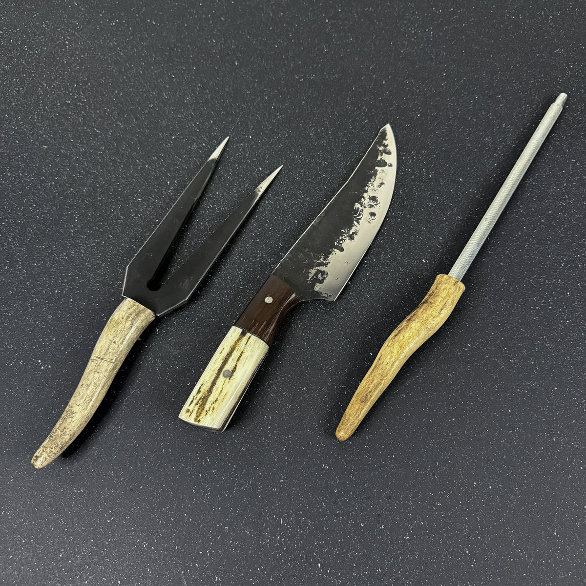 Componentes de set Asador con cuchillo 25 cm, chaira y pincho Rauka, segunda foto