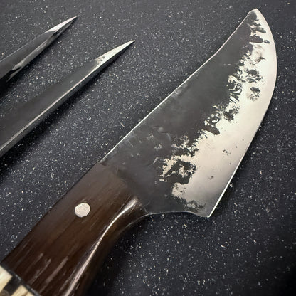Componentes de set Asador con cuchillo 25 cm, chaira y pincho Rauka