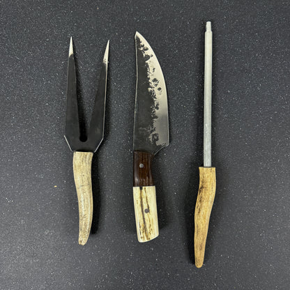 Vista superior de set Asador con cuchillo 25 cm, chaira y pincho Rauka