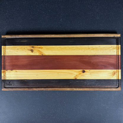 Detalle de tabla parrillera de roble ensamblada 55x26 cm Rauka